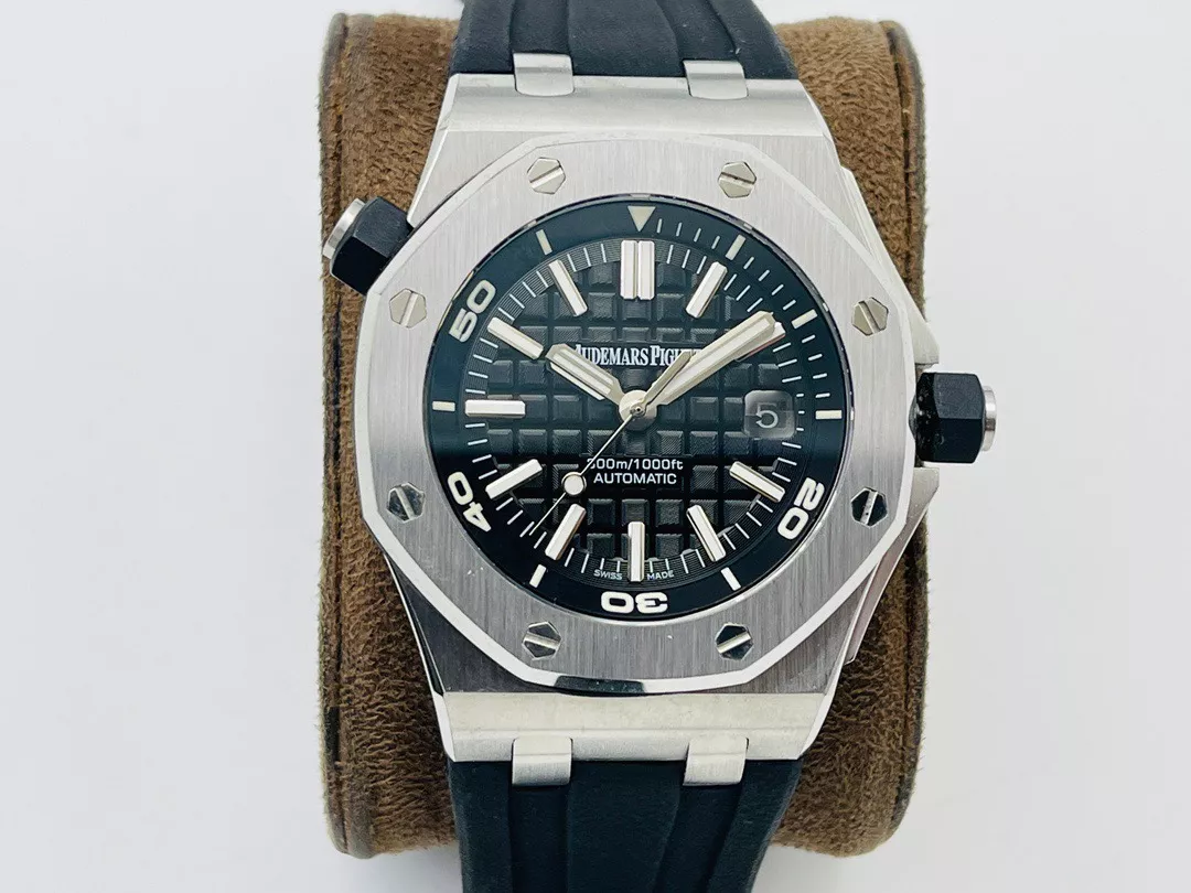 Audemars Piguet 15703 Wristwatch